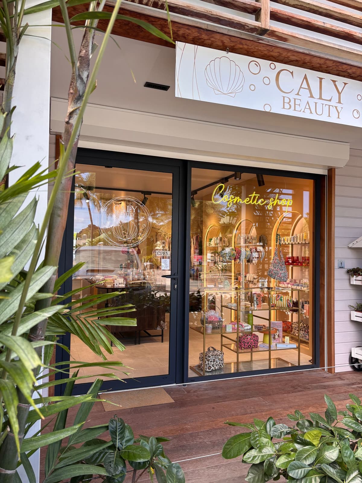 Caly Beauty